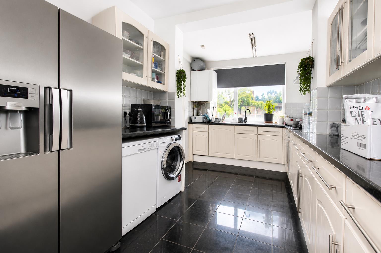 4 bed property in Downside Road, South Sutton